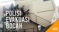Proses Evakuasi Remaja yang Diintimidasi karena Status di FB