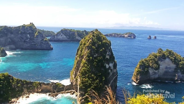Guys untuk mendapatkan pemandangan ini memang perlu perjuangan. Kita harus melewati tangga yang terbuat dari gundukan tanah dan dari kayu Guys untuk mendapatkan pemandangan ini memang perlu perjuangan. Kita harus melewati tangga yang terbuat dari gundukan tanah dan dari kayu