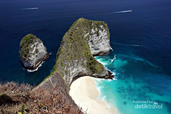 Tebing Di Bali Seperti Dinosaurus