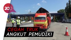 Cegah Pemudik Bandel, Polisi Periksa Truk Berpenutup di GT Cikampek