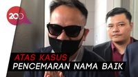 Penampakan Vicky Prasetyo saat Diseret ke Kejaksaan