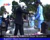Tabur Bunga di Makam Ki Hajar Dewantoro