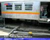KRL Tabrak Beton Pembatas  