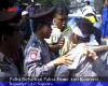 Polisi Bubarkan Paksa Demo Anti Konversi