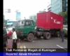 Truk Kontainer Mogok di Kuningan
