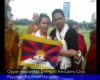 Oppie Andaresta Menari-nari di Depan Kedubes Cina