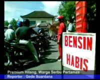 Premium Hilang, Warga Serbu Pertamax