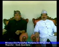Winasa-Alit Pendaftar Pertama di KPUD Bali