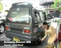 Berkebaya Melayani BBM