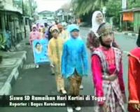 Siswa SD Ramaikan Hari Kartini di Yogya