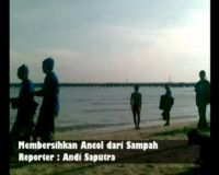 Membersihkan Ancol dari Sampah