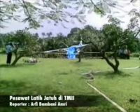 Pesawat Latih Jatuh di TMII