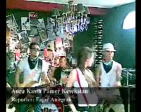 Aura Kasih Pamer Keseksian