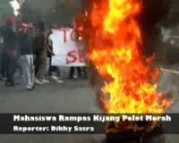 Mahasiswa UKI Rampas Kijang Pelat Merah