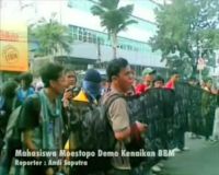 Mahasiswa Moestopo Demo Kenaikan BBM