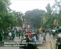 Mahasiswa Unas Demo Polres Jaksel  