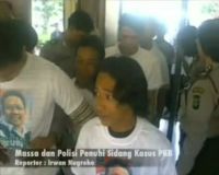   Massa dan Polisi Penuhi Sidang Kasus PKB