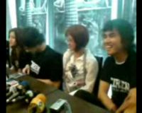 Dewi Persik Minta Dicium