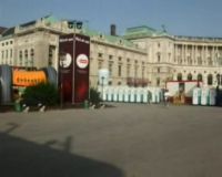 Panas, Asyiknya Main Air