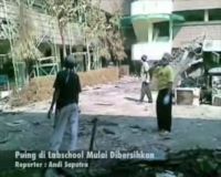 Puing di Labschool Mulai Dibersihkan