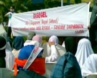 Demo FPKBU Berakhir Ricuh