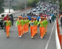 Ribuan Siswa se-Surabaya Gerak Jalan