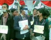 UNJ Aksi Happening Art di DPR