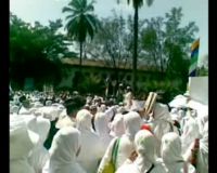 Tuntut Penangguhan Kuota, Calhaj Demo Gedung Sate