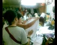 Penjual Kurma dan Pakaian Muslim 