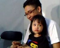 Pasha Ungu Bercanda dengan Anak