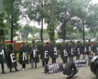 Aksi Protes Jamkesmas