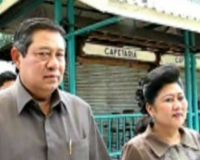SBY Tiba di Stasiun Gubeng Surabaya