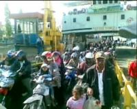 Suasana Arus Mudik di Dermaga Ujung Surabaya