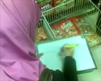Balai POM Razia Makanan di Surabaya