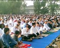 Ribuan Warga Bandung Salat Id di Gasibu
