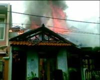 Puluhan Rumah Terbakar di Menteng Kecil