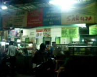 Santap Malam di Pujasera Lengkong