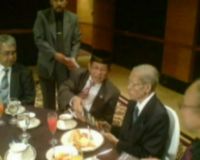 Buku Demokrasi untuk Hasan Tiro