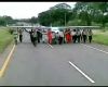 Pesawat Mendarat di Tol Cikampek
