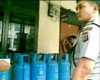 Polisi Ciduk Penyuntik Tabung Gas 