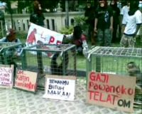 Menggugat Dana Pakan Satwa 