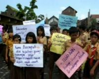 Aksi Mengecam Perilaku Syekh Puji 