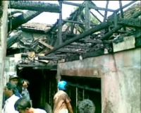 11 Rumah Petak Hangus Terbakar