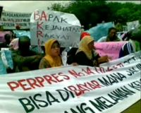 Korban Lapindo Geruduk Istana