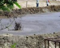 Lumpur di Gresik Jadi Tontonan