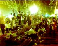 Menikmati Pergantian Tahun di Taman Bungkul