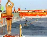 Tradisi Berenang di Es Warga China