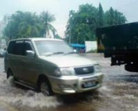 Genangan Air di Jl Yos Sudarso