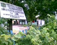 SDN Kenjeran II Rusak Diterjang Angin