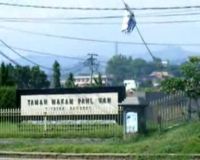 Tugu Pahlawan TMP Cikutra